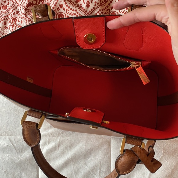 Brown Michael Kors purse (small/medium size) - Picture 2 of 3